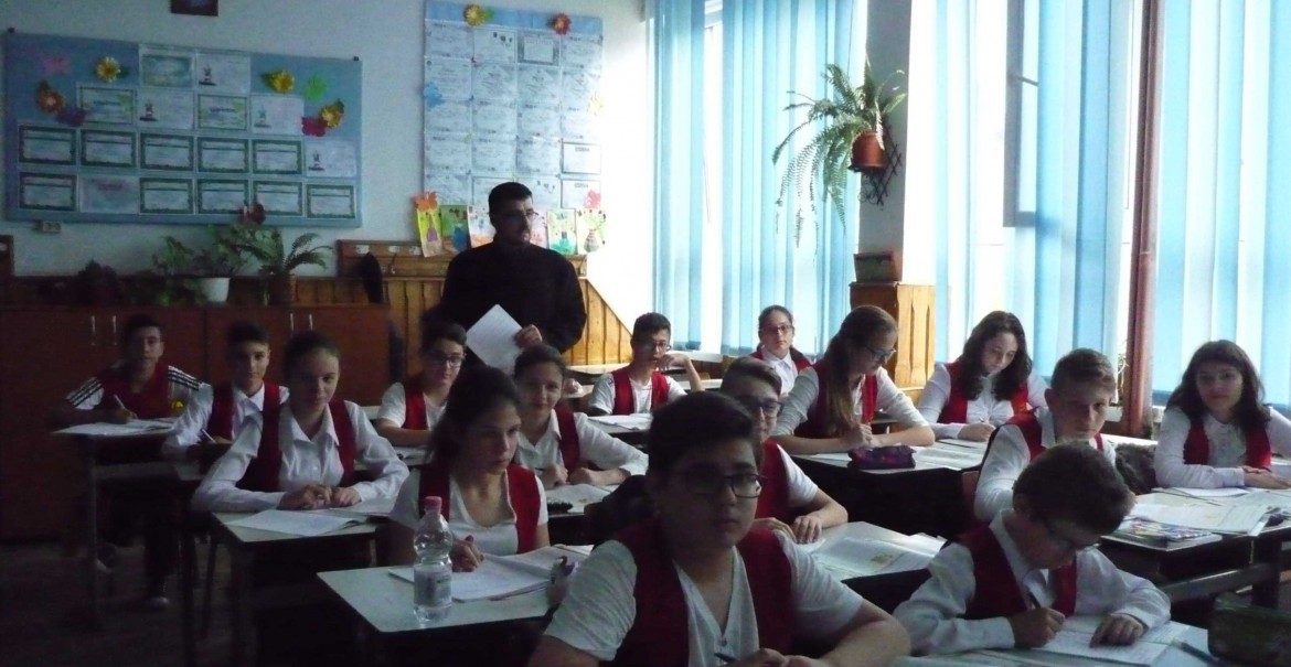 Parohia Momotești